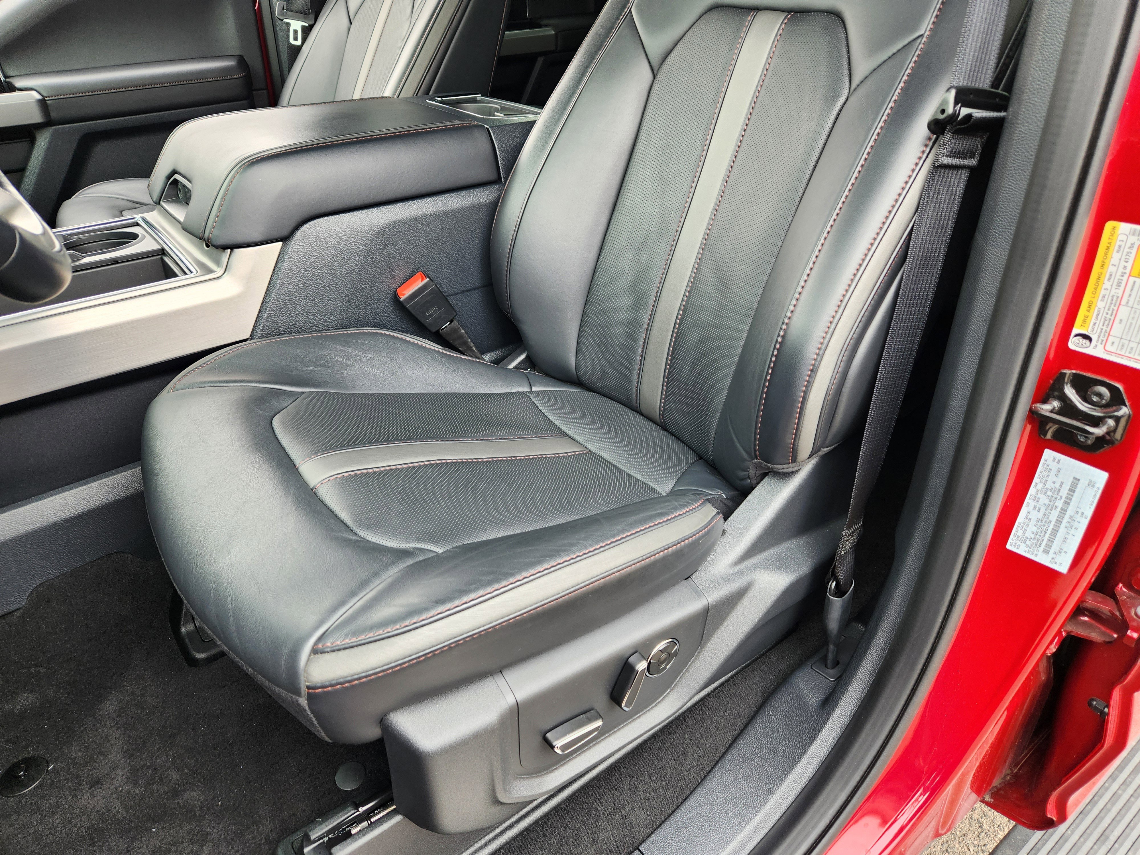 Used 2022 Ford F350 Platinum w/ FX4 Off-Road Package image 14