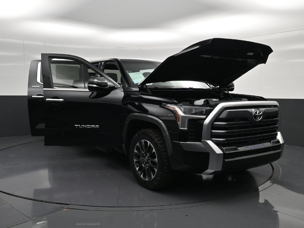 Used 2026 Toyota Tundra Limited AWD/4WD image 32