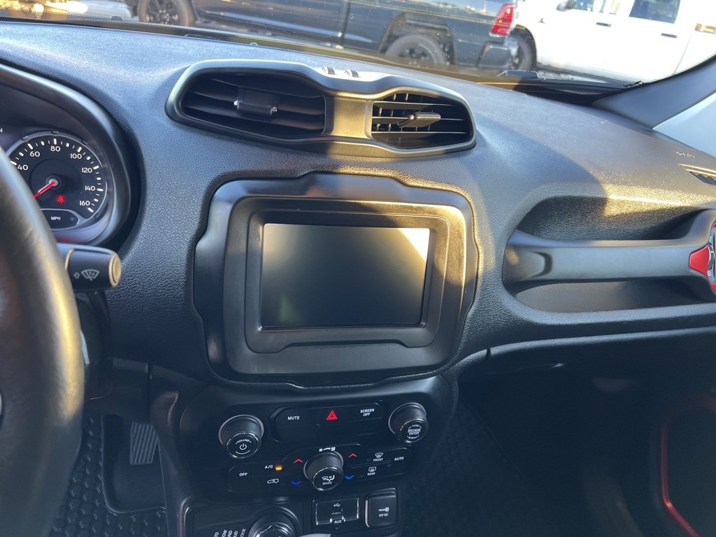 Used 2020 Jeep Renegade Trailhawk w/ Cold Weather Group image 19