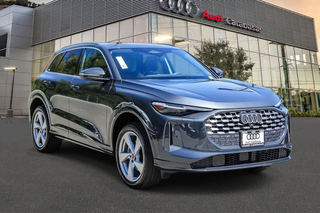 Used 2025 Audi Q5 Premium Plus w/ Premium Plus AWD/4WD image 5