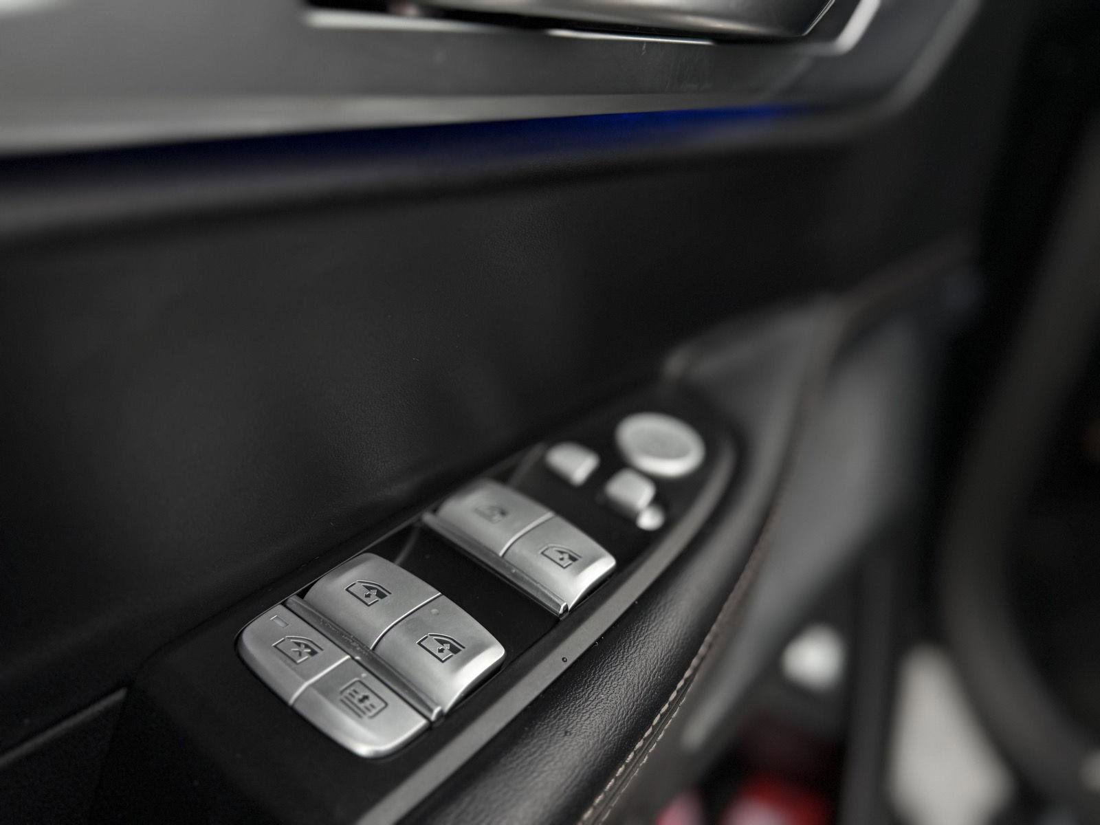Used 2020 BMW M760i xDrive w/ Luxury Rear Seating Package image 16