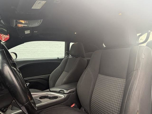 Used 2019 Dodge Challenger SXT w/ Blacktop Package image 11