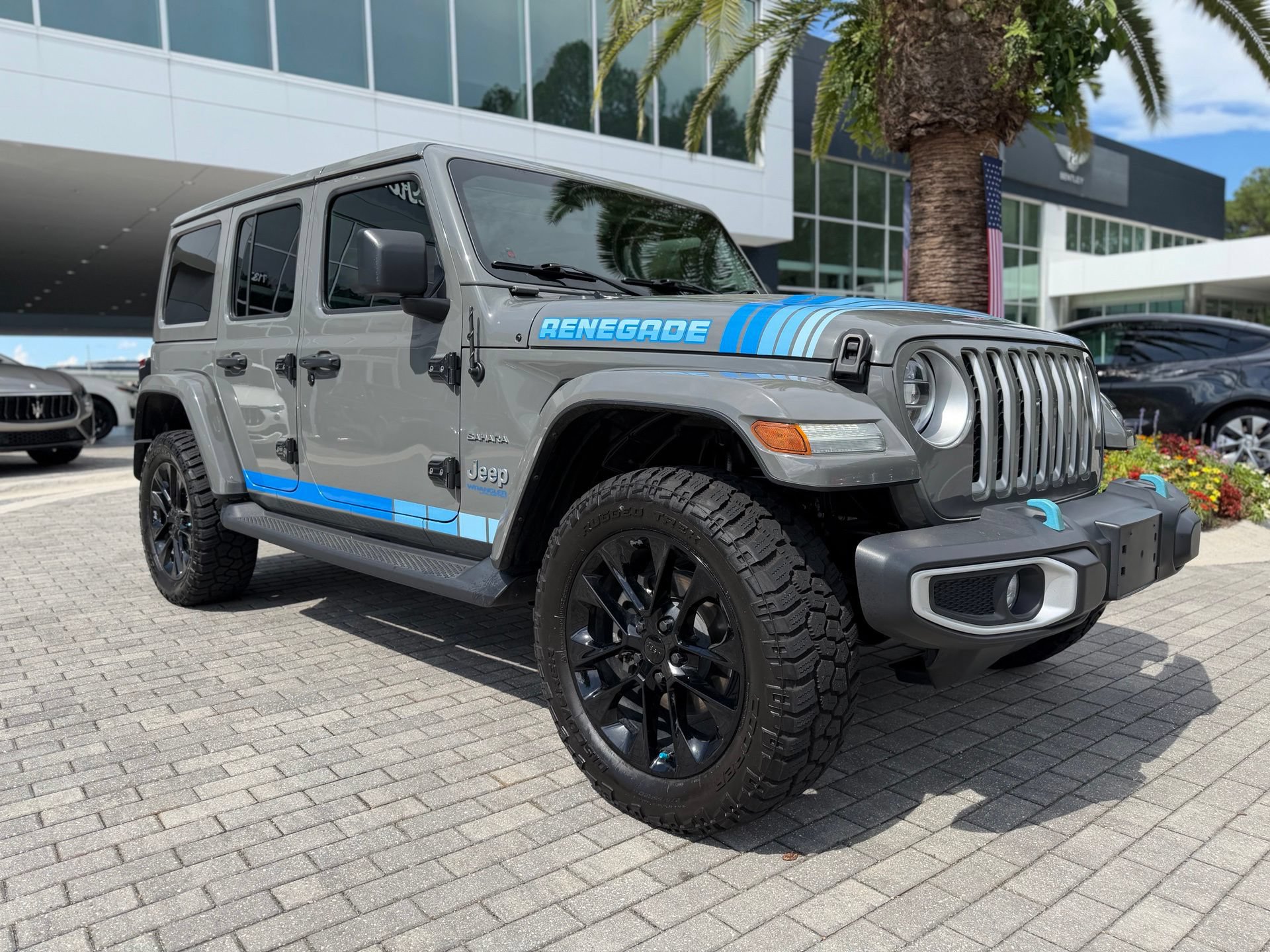 Used 2021 Jeep Wrangler Unlimited Sahara w/ Cold Weather Group AWD/4WD image 8