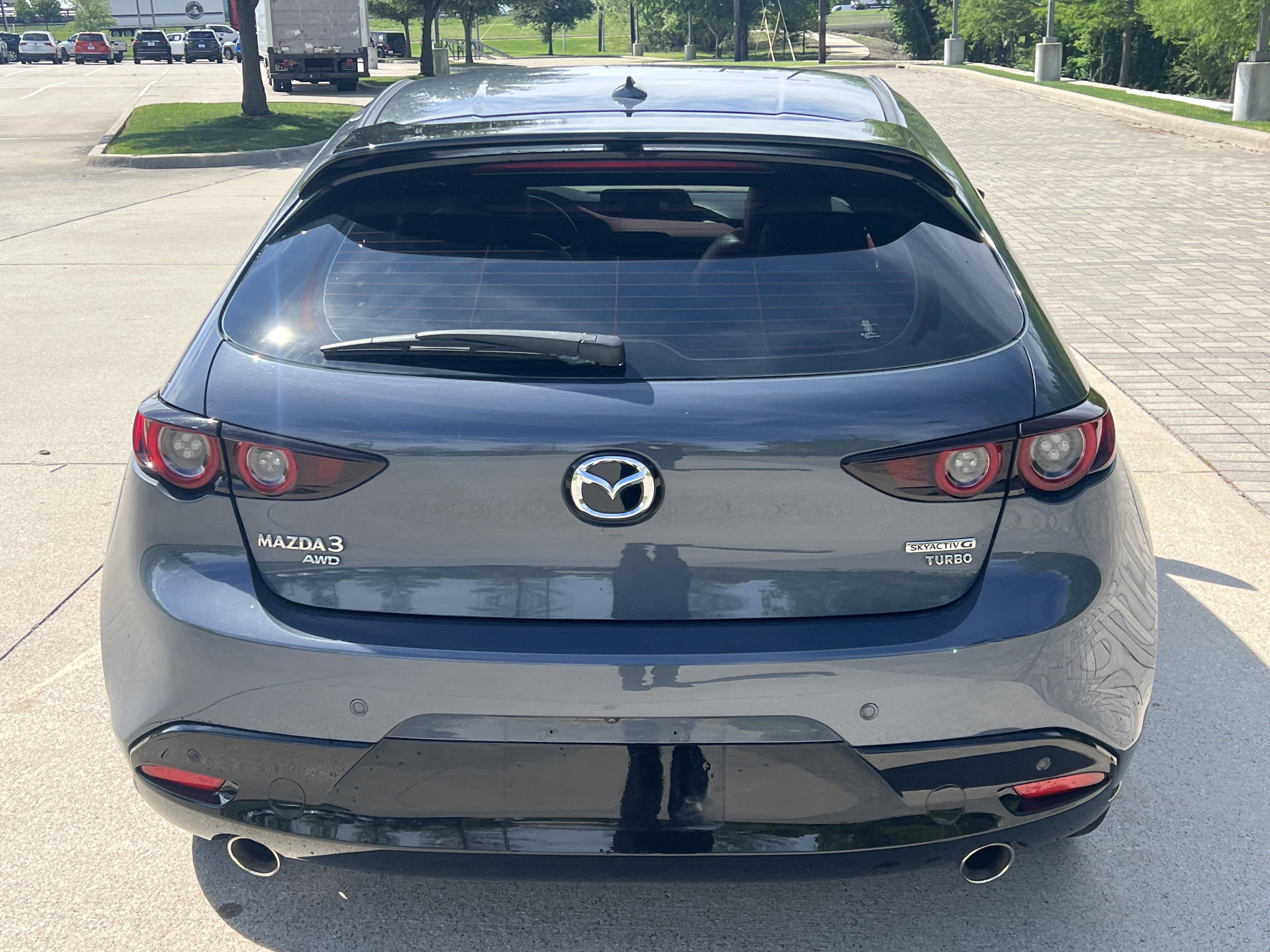 Used 2021 MAZDA MAZDA3 Hatchback w/Premium Plus Pkg image 9