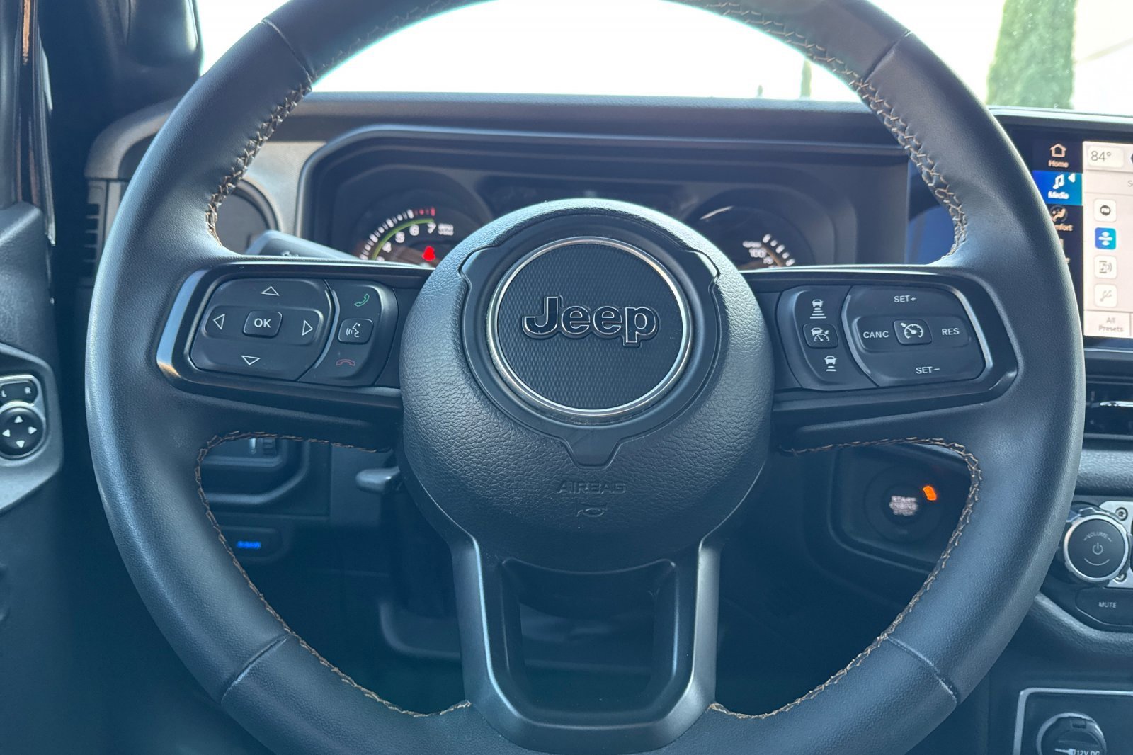 Used 2024 Jeep Wrangler Unlimited image 26