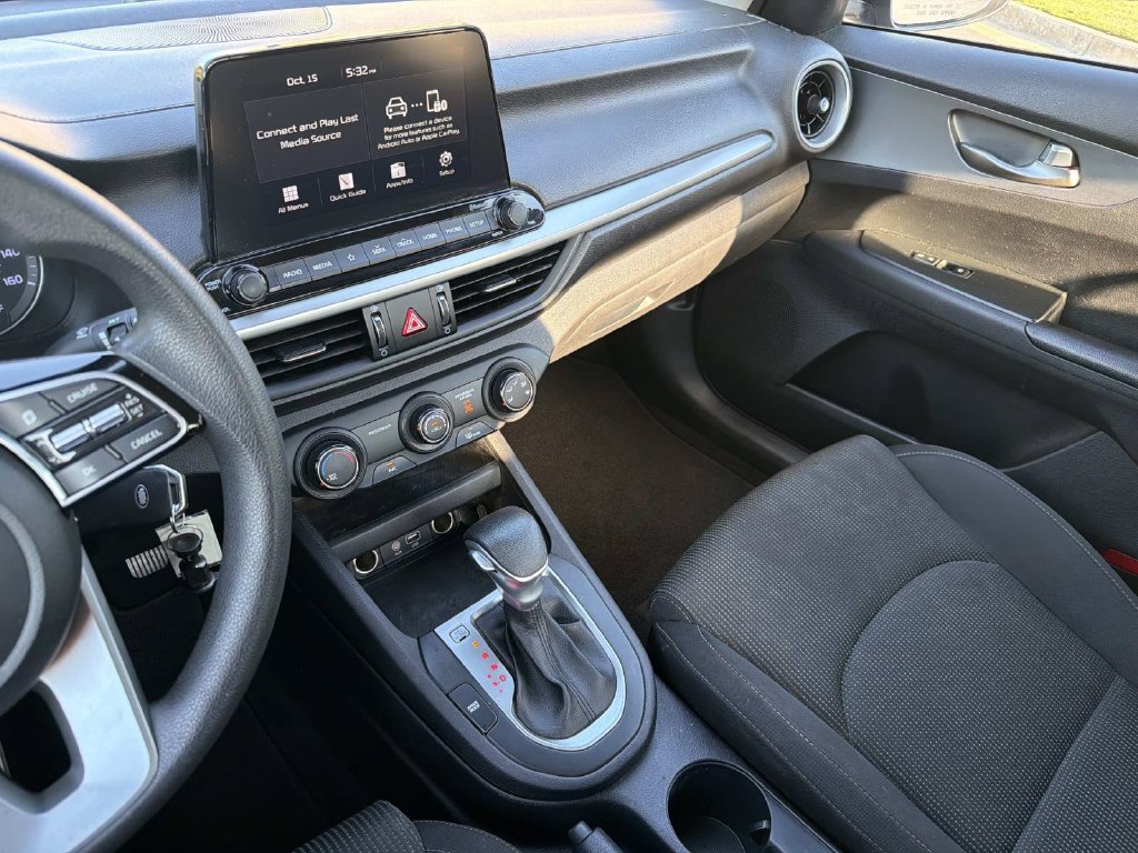 Used 2021 Kia Forte LXS FWD image 27