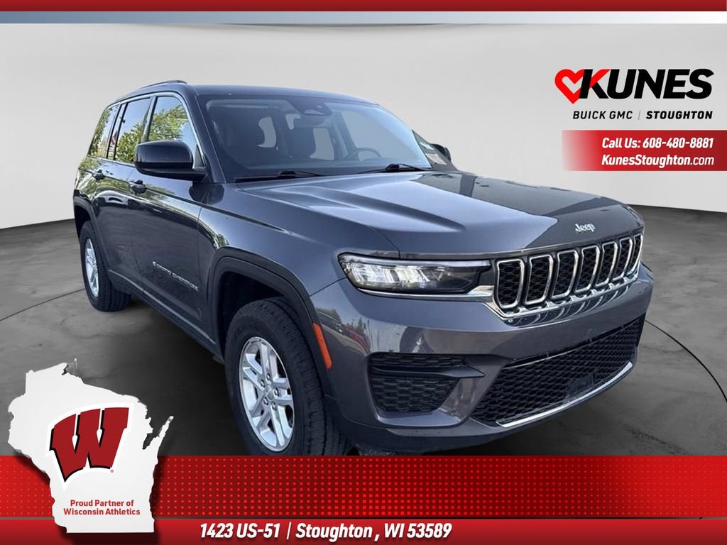Used 2023 Jeep Grand Cherokee Laredo AWD/4WD image 1