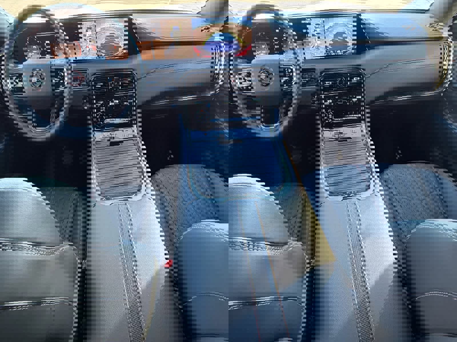 Certified 2025 Nissan Armada PRO-4X w/ Pro-4X Premium Package image 18