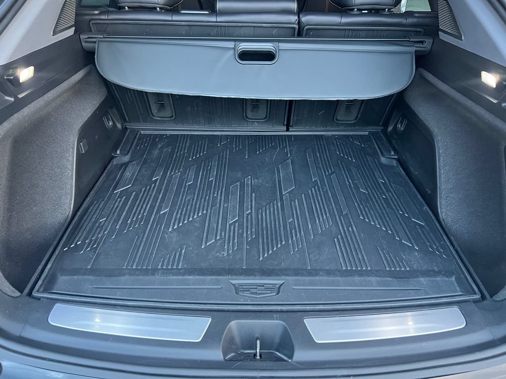 Certified 2025 Cadillac Optiq Sport 2 w/ LPO, Floor Liner Package AWD/4WD image 17