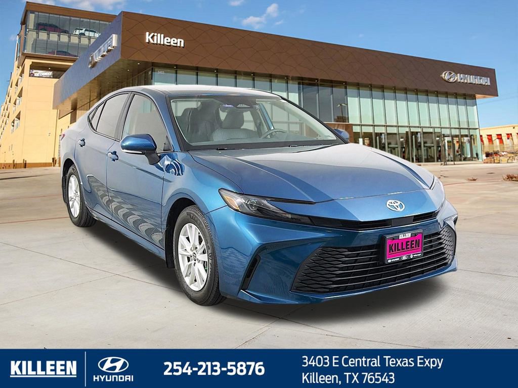 Used 2025 Toyota Camry LE FWD image 1
