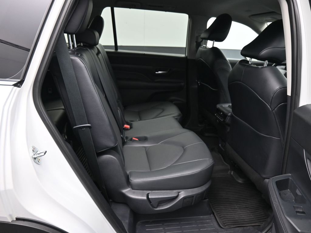 Certified 2026 Toyota Grand Highlander XLE image 25