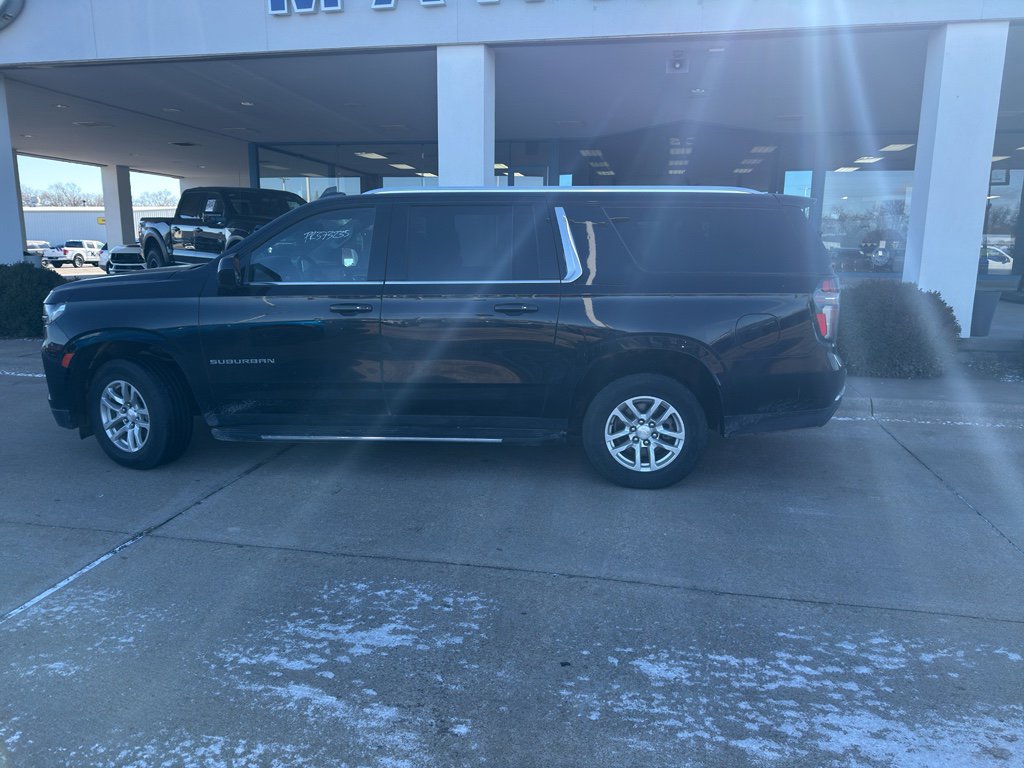Used 2023 Chevrolet Suburban LT image 8
