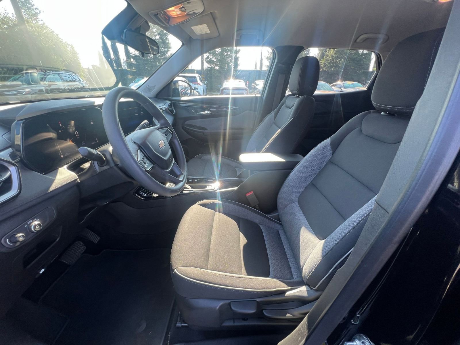 Used 2025 Chevrolet TrailBlazer LT image 27