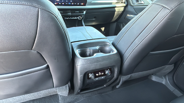 Used 2025 Chevrolet Traverse LT AWD/4WD image 20