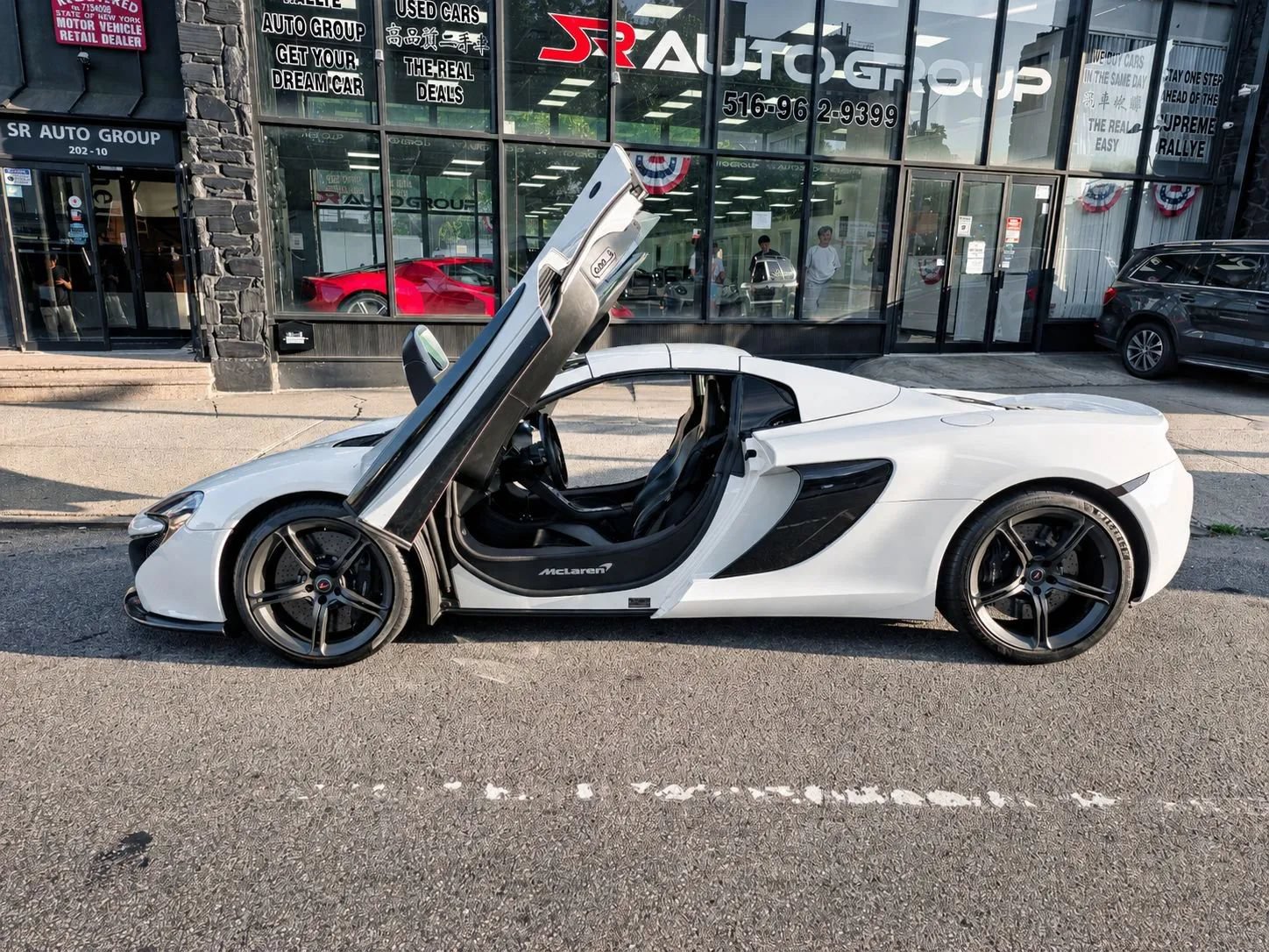 Used 2015 McLaren 650S Spider RWD image 7