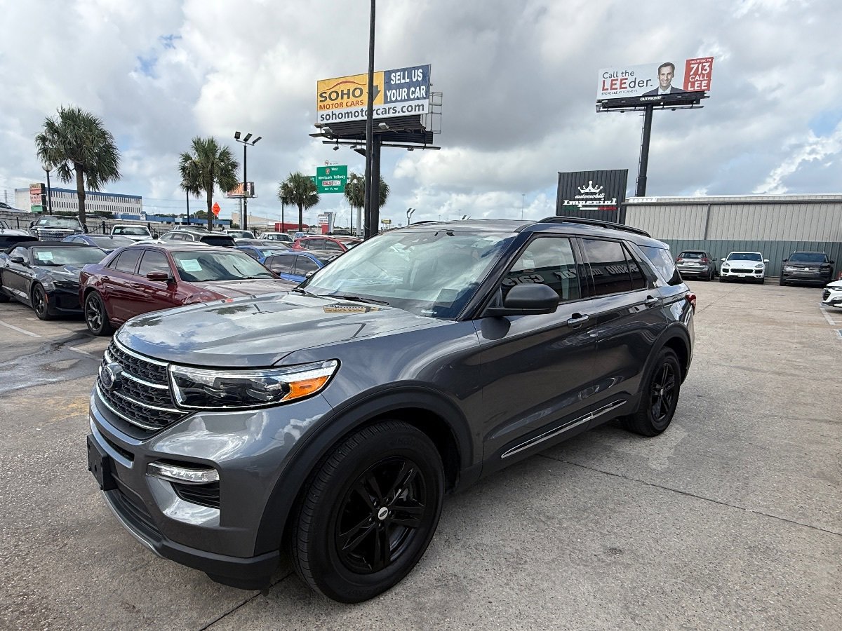 Used 2024 Ford Explorer XLT w/ Equipment Group 202A image 7
