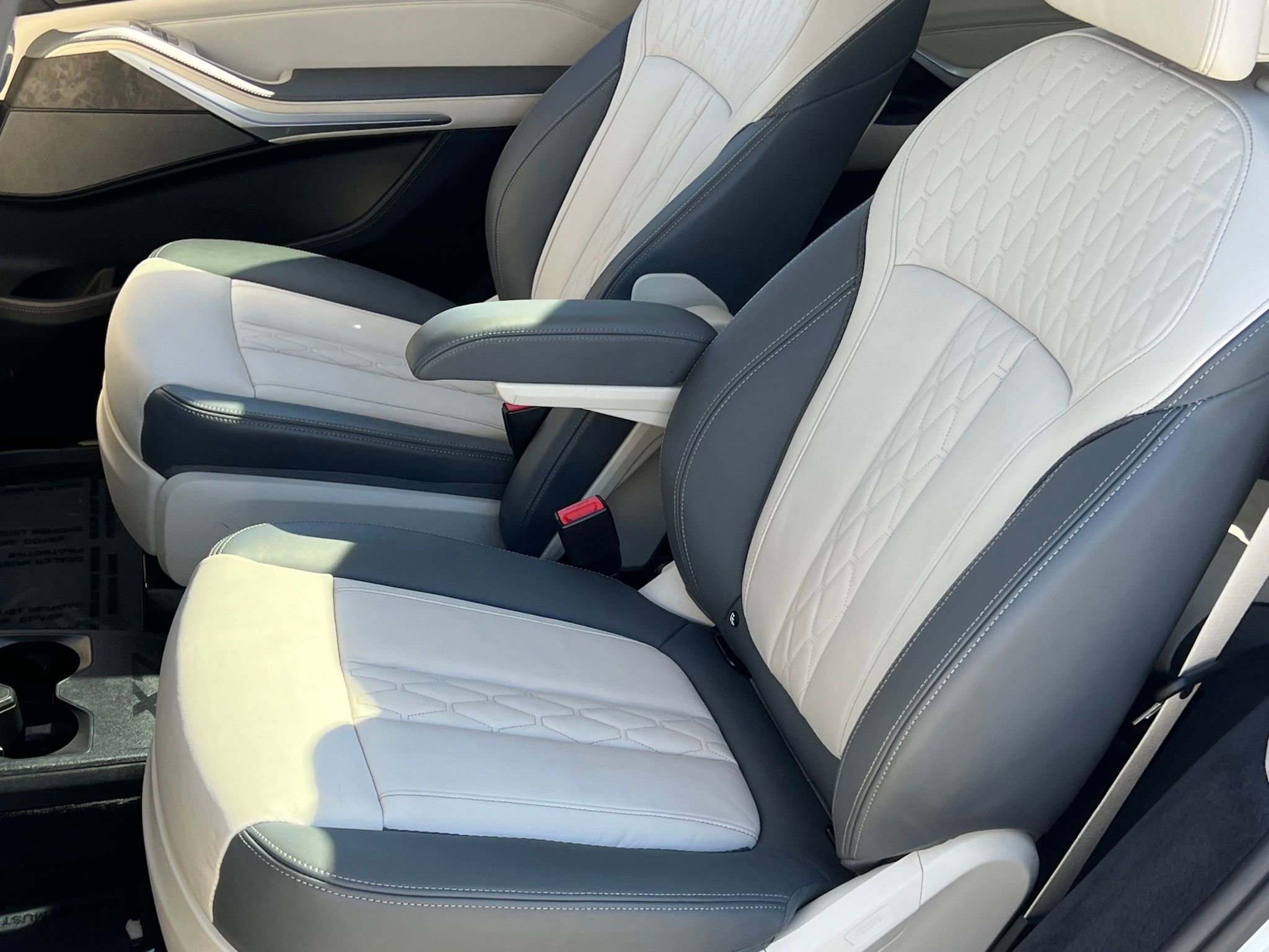 Used 2024 BMW X7 xDrive40i w/ Executive Package image 18