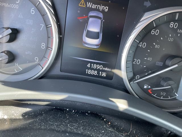 Used 2022 INFINITI Q50 Luxe w/ Cargo Package AWD/4WD image 9