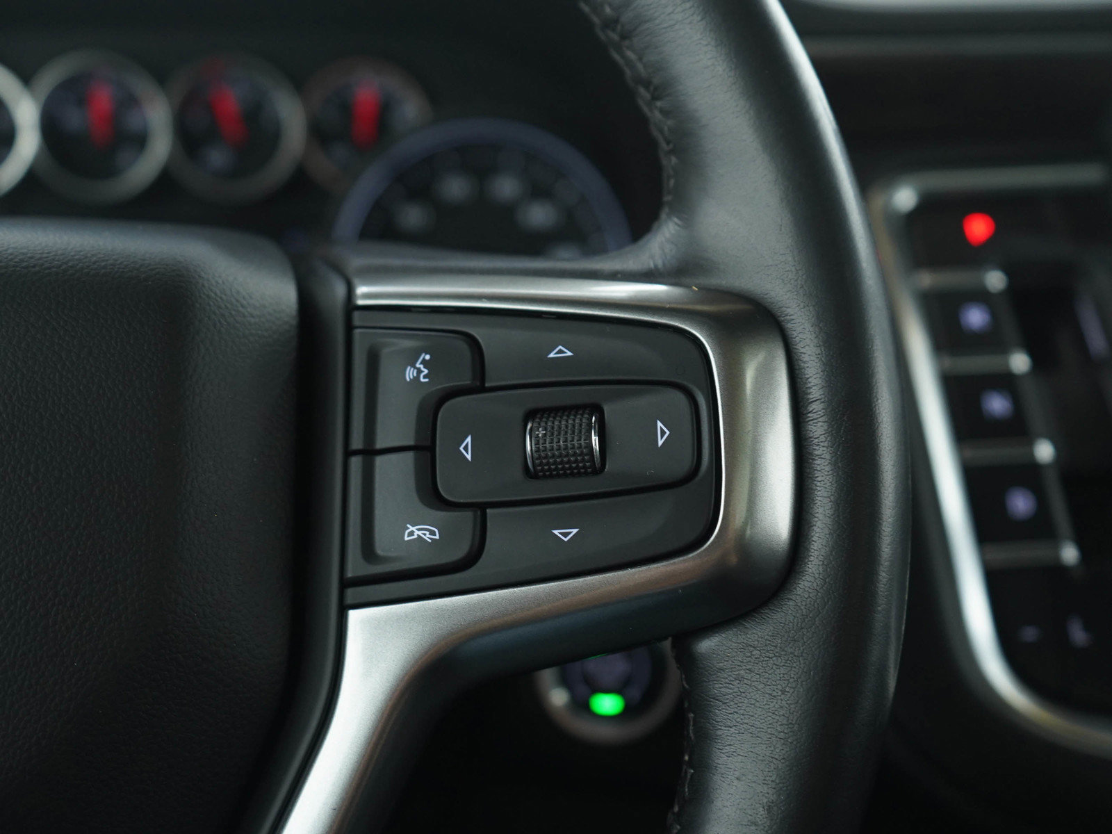 Used 2021 Chevrolet Suburban LT image 29