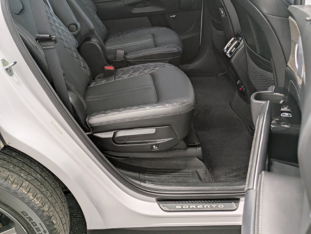 Used 2023 Kia Sorento SX Prestige AWD/4WD image 32