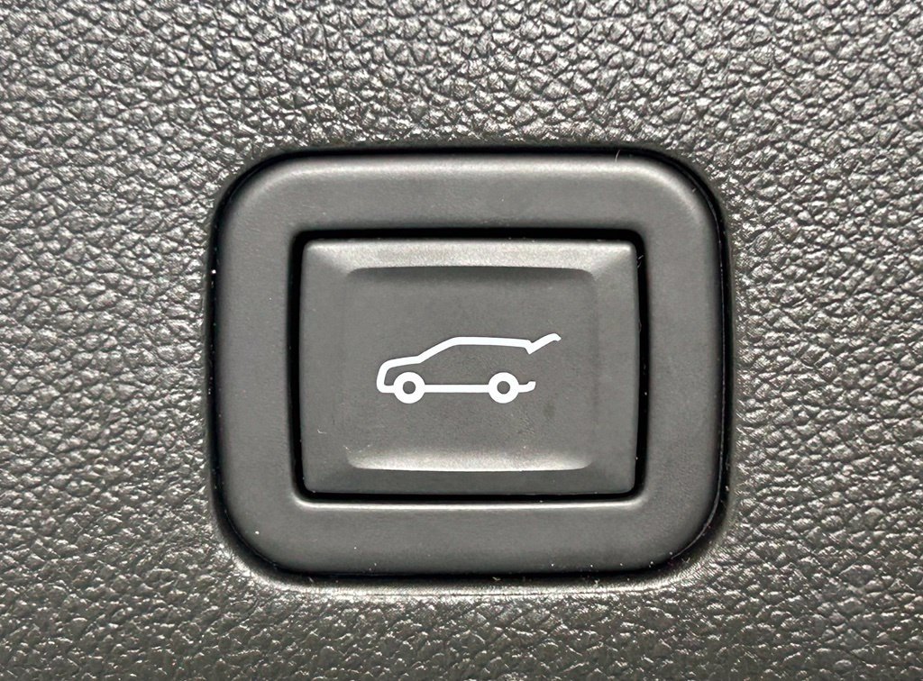 Used 2024 Cadillac Escalade Sport Platinum AWD/4WD image 17