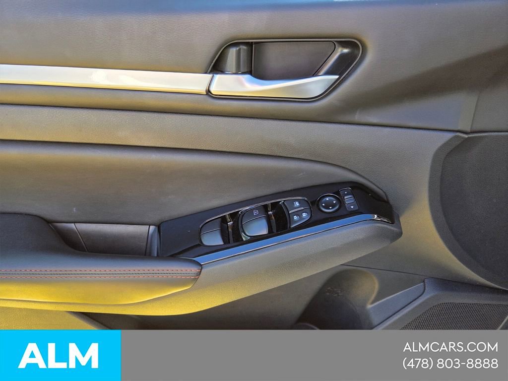 Used 2025 Nissan Altima 2.5 SR image 27