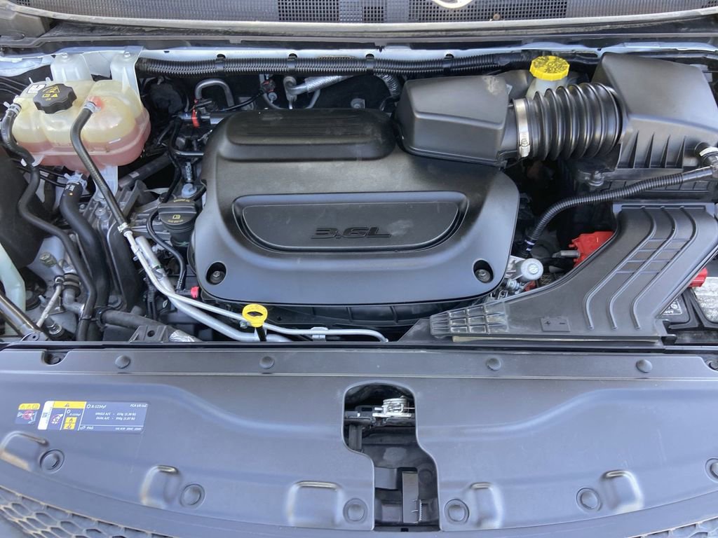 Used 2022 Chrysler Voyager LX FWD image 24