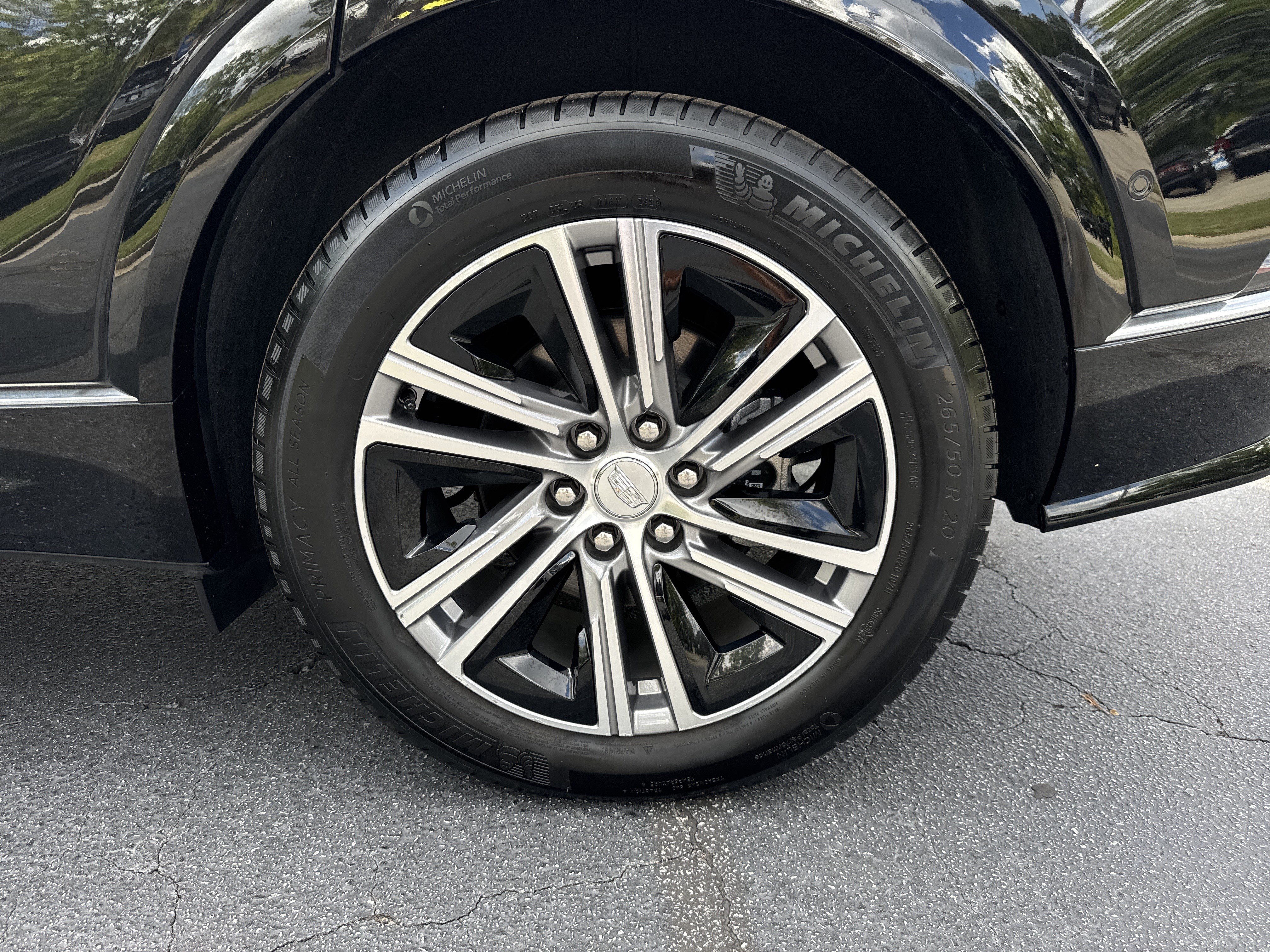Certified 2024 Cadillac Lyriq Tech w/ Driver Assist Package RWD image 18