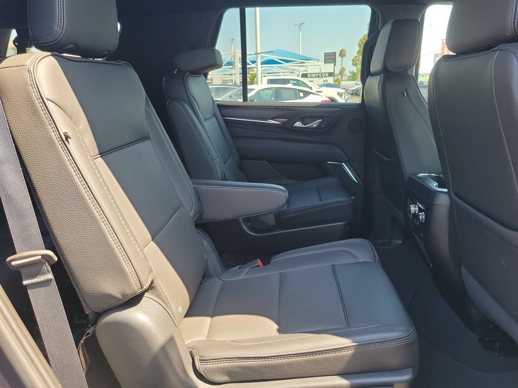 Used 2023 GMC Yukon Denali AWD/4WD image 27