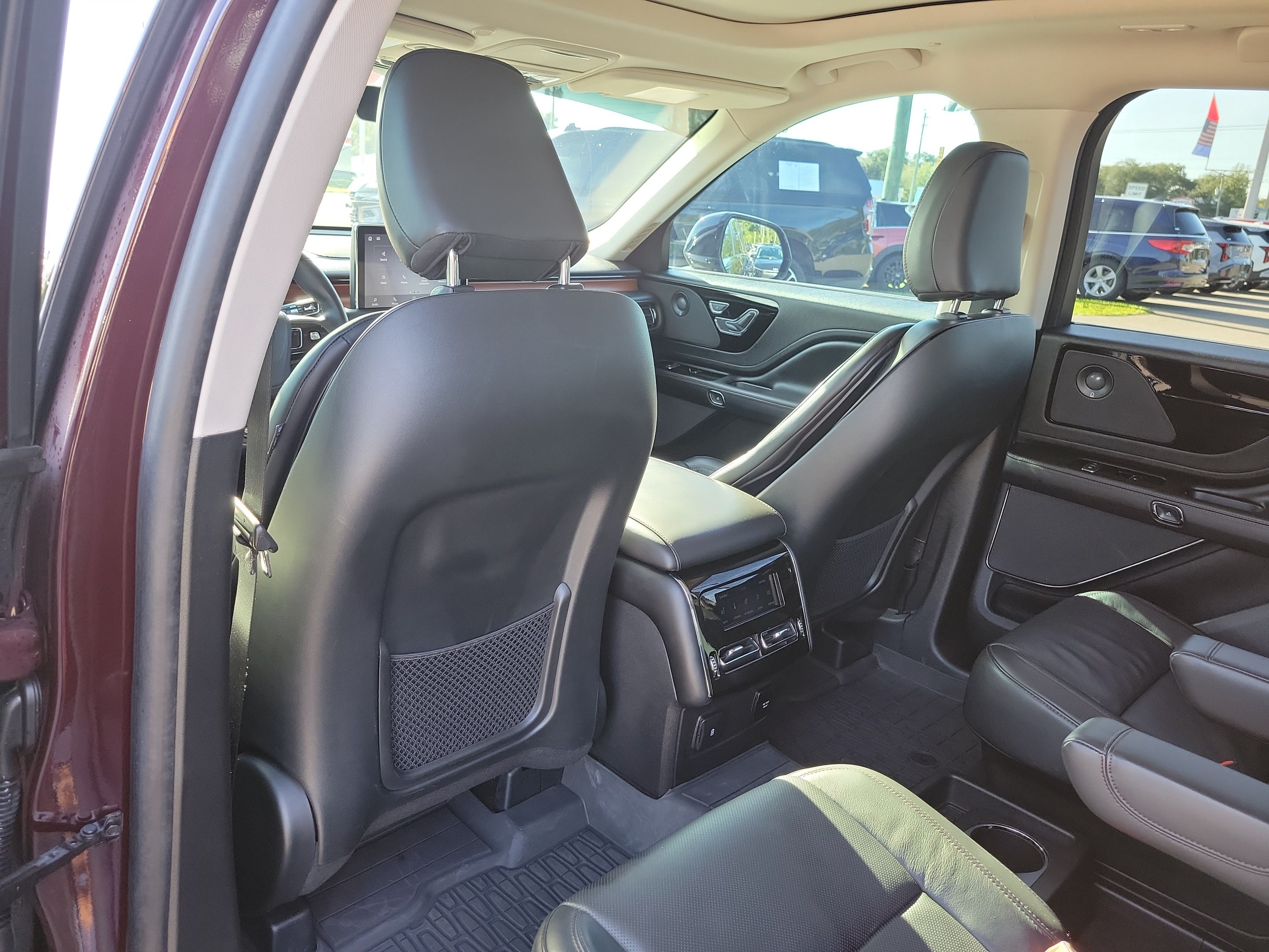 Used 2024 Lincoln Aviator Reserve w/ Equipment Group 201A RWD image 16