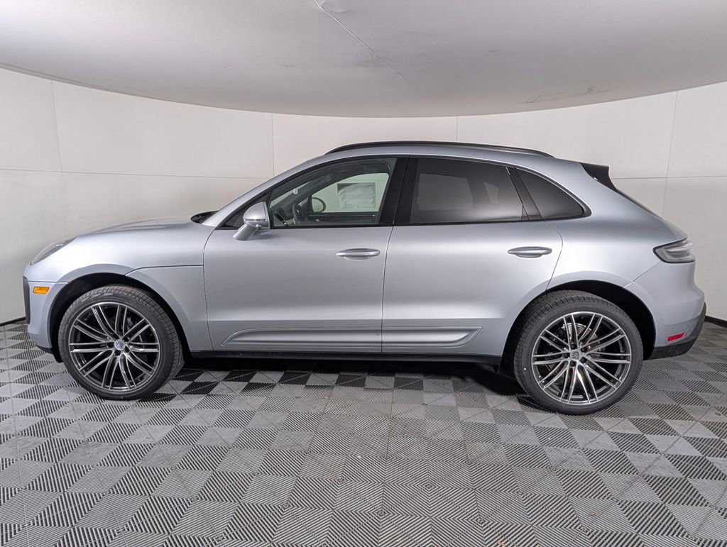 New 2026 Porsche Macan image 2
