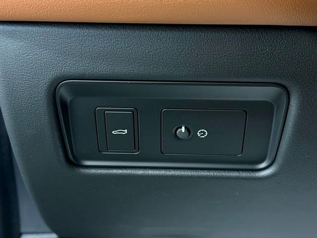 New 2024 Jaguar XF R-Dynamic SE image 39