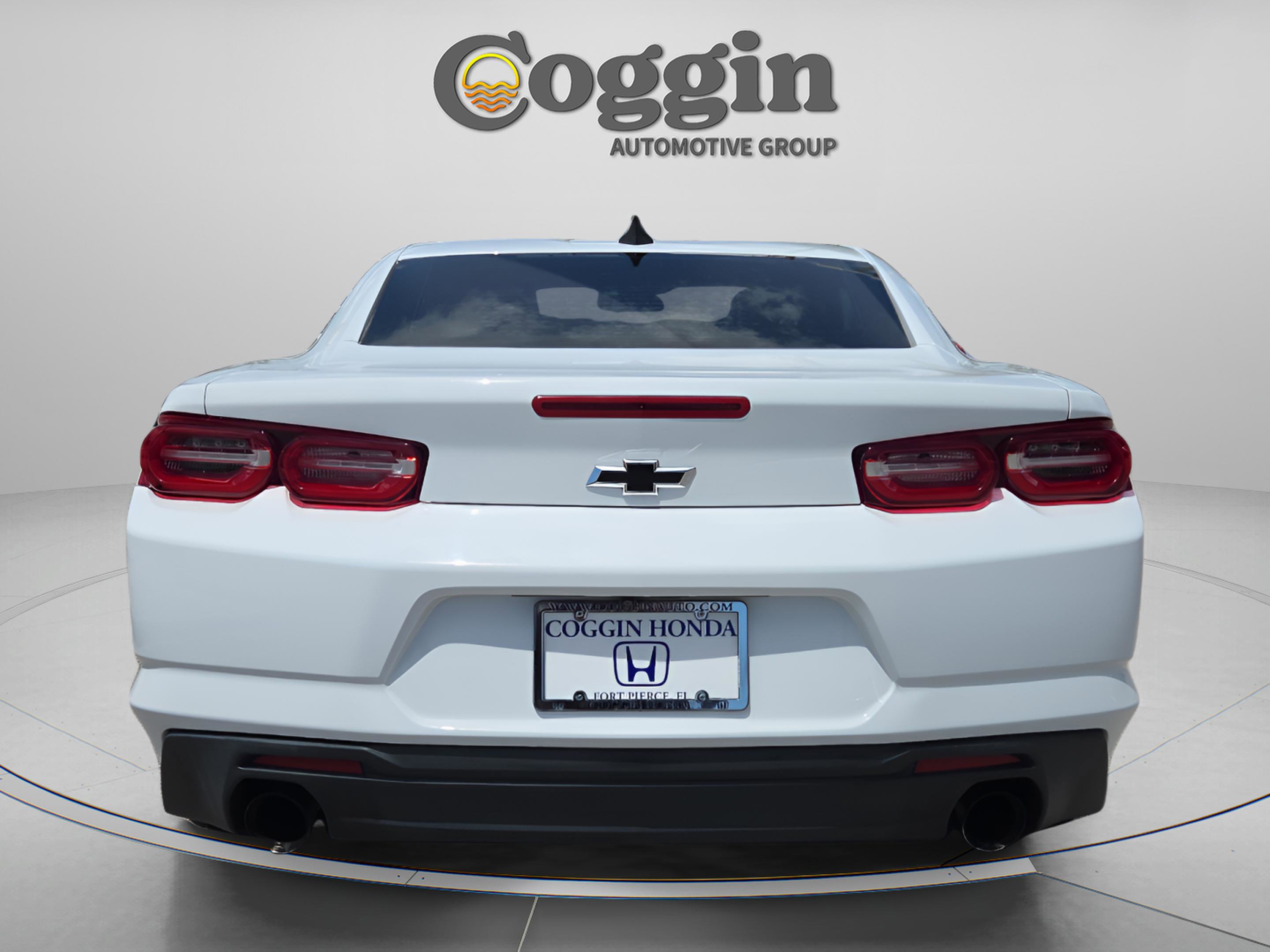 Used 2019 Chevrolet Camaro LT RWD image 4