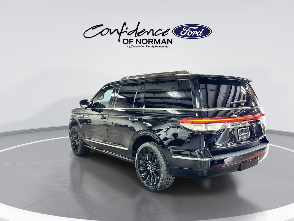 Used 2023 Lincoln Navigator Reserve AWD/4WD image 6