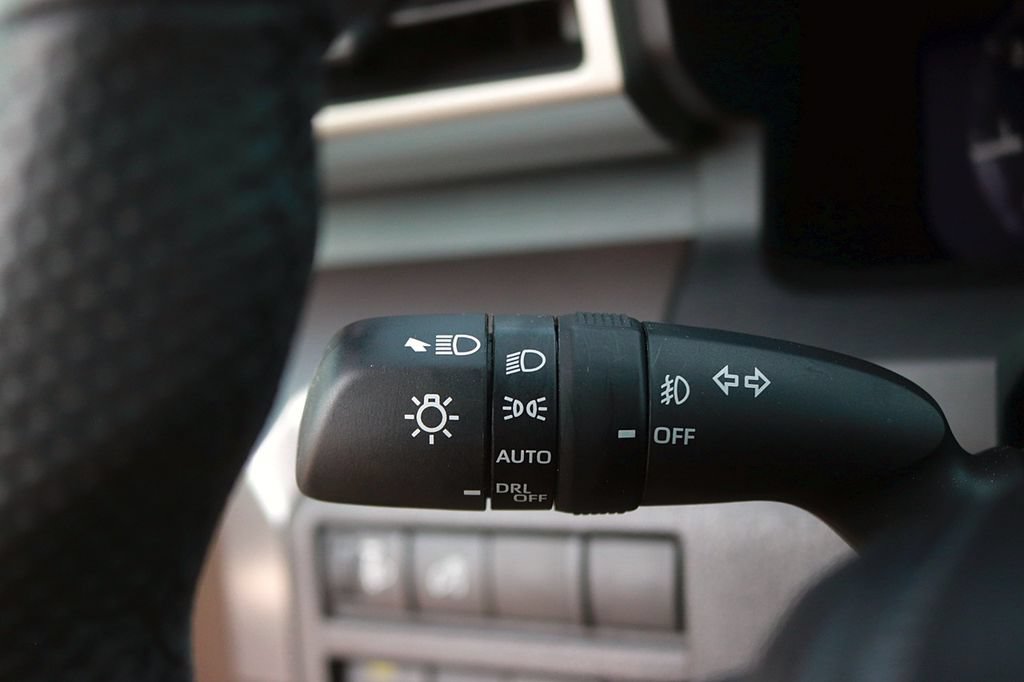 Used 2025 Toyota Tacoma TRD Off-Road AWD/4WD image 25