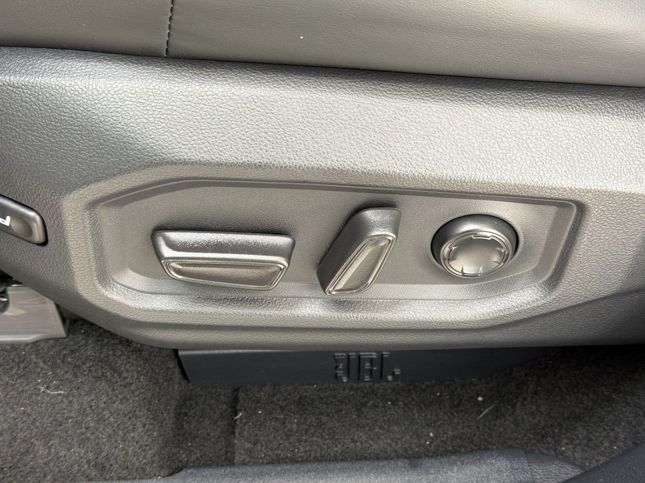 Used 2023 Toyota Sequoia Capstone AWD/4WD image 14