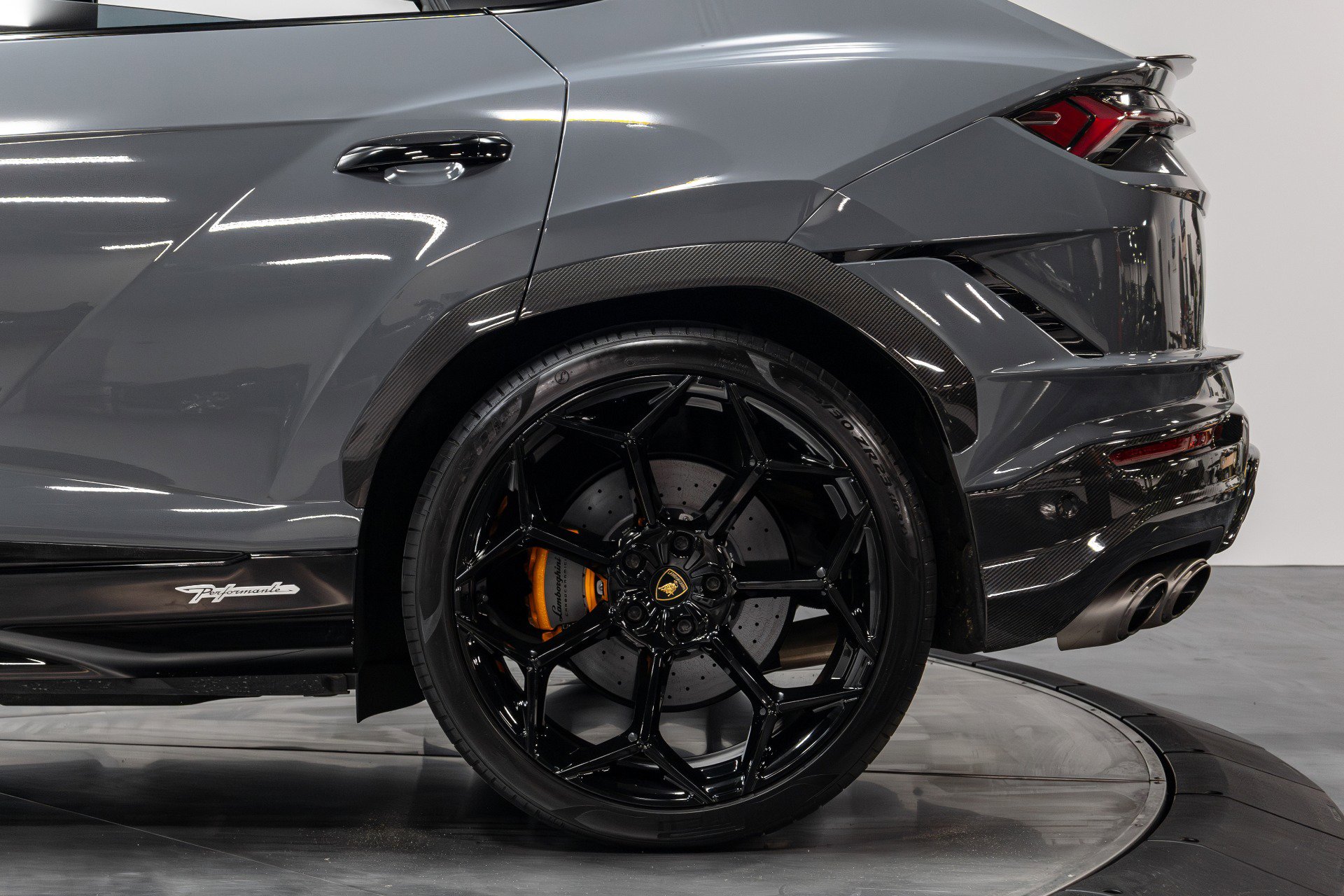 Used 2023 Lamborghini Urus Performante image 45