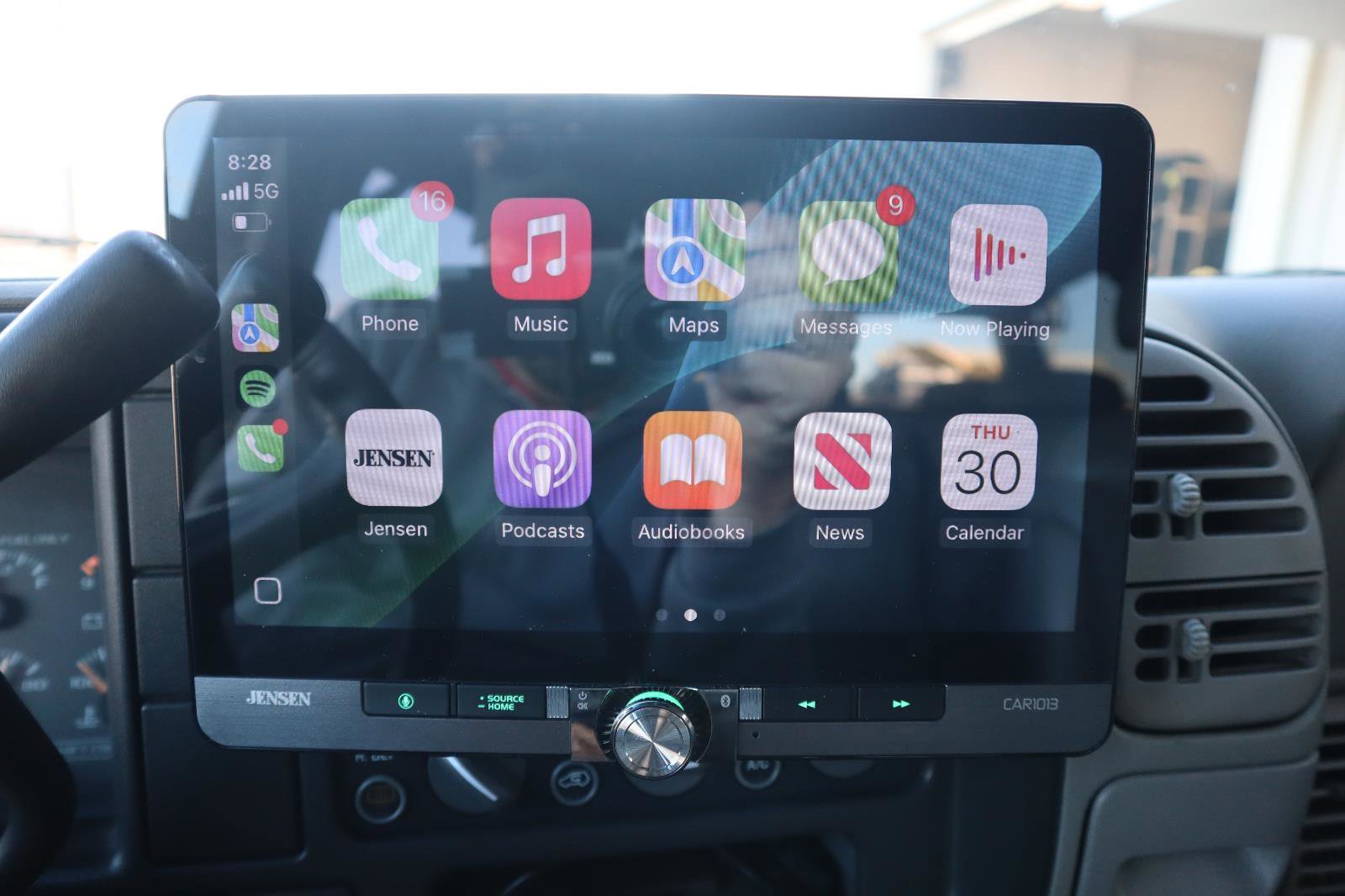 Used 1999 Chevrolet Suburban 2WD w/ Preferred Equipment Group 3 image 25