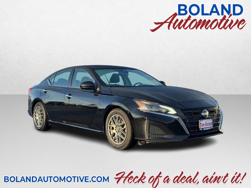 Used 2024 Nissan Altima 2.5 SV FWD image 1