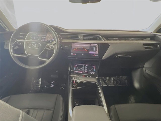 Used 2023 Audi e-tron Premium Plus w/ Premium Plus Package image 27