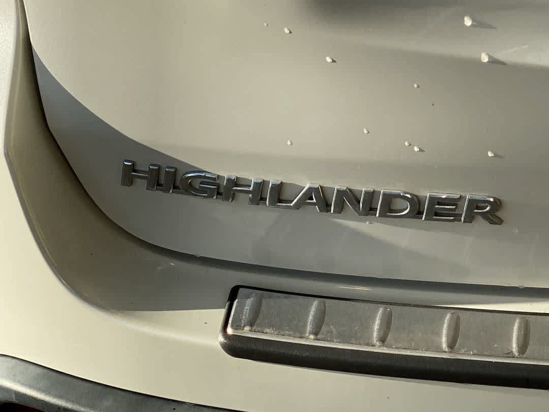 Used 2019 Toyota Highlander XLE AWD/4WD image 11