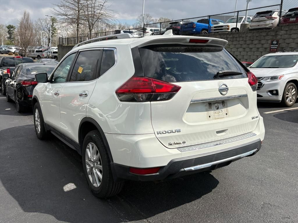 Used 2017 Nissan Rogue SV image 5