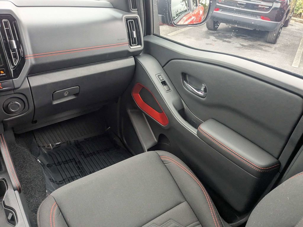Used 2025 Nissan Frontier PRO-4X w/ Interior Protection Package image 18