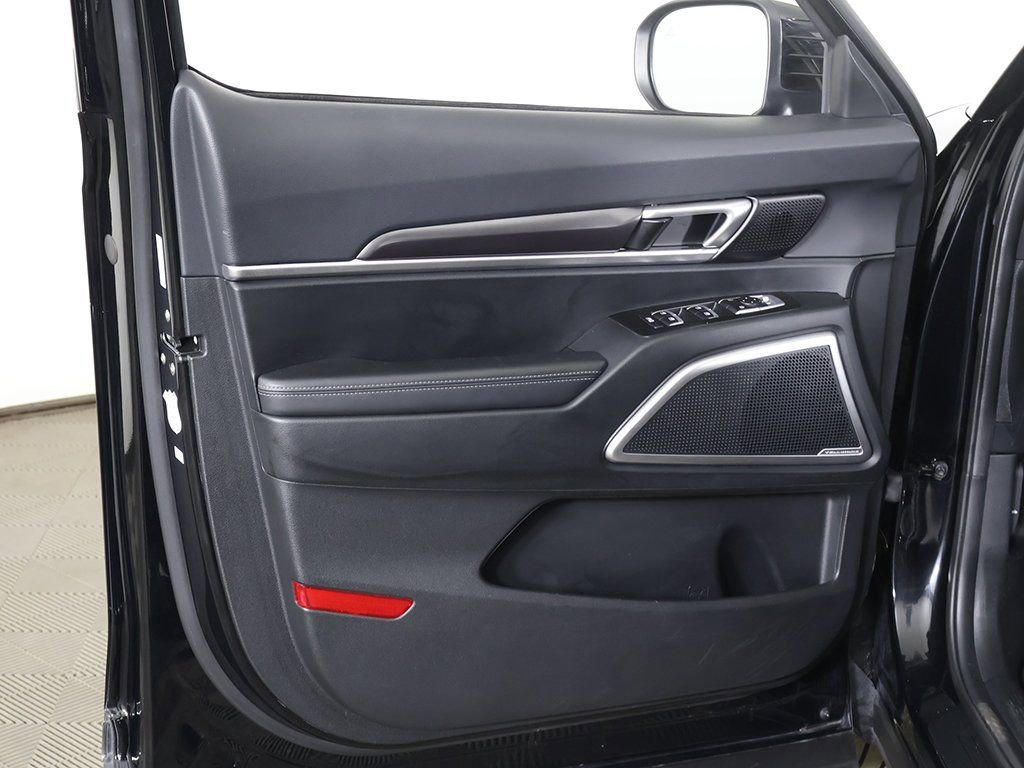 Used 2025 Kia Telluride S image 26