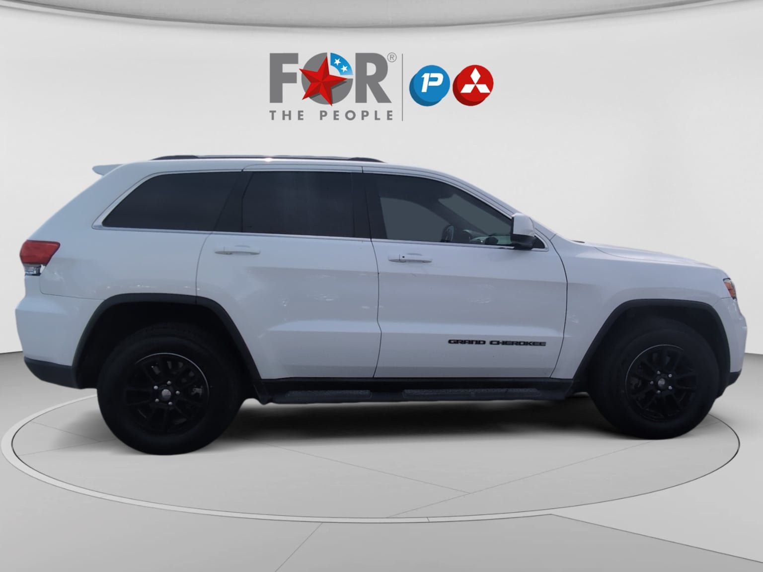 Used 2018 Jeep Grand Cherokee Laredo AWD/4WD image 6