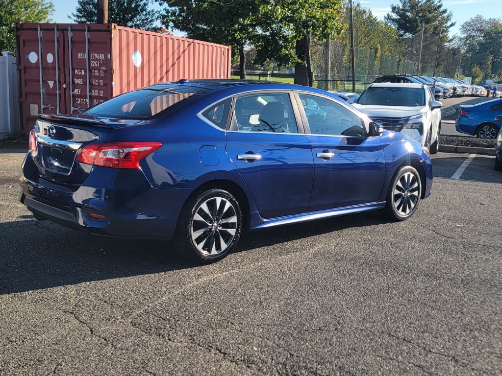 Used 2016 Nissan Sentra SR w/ SR Premium Package FWD image 9