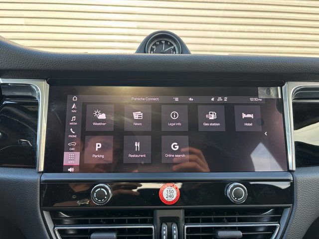 Certified 2025 Porsche Macan image 19