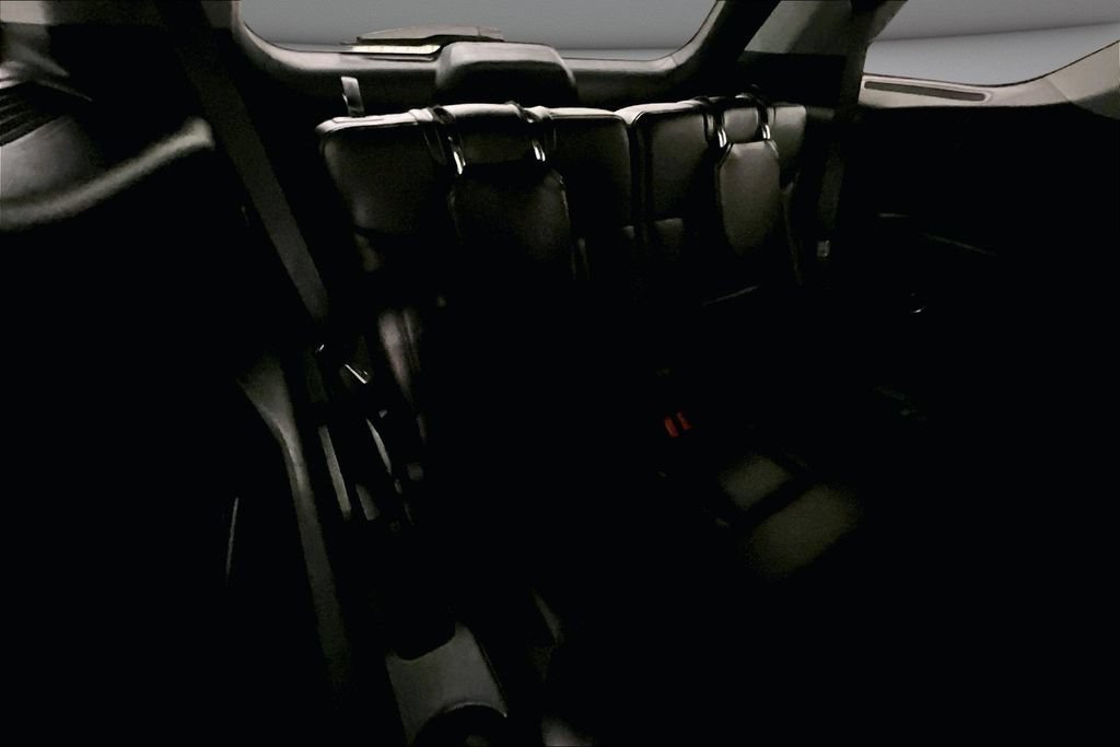 Used 2021 Ford Explorer XLT w/ Equipment Group 202A AWD/4WD image 25