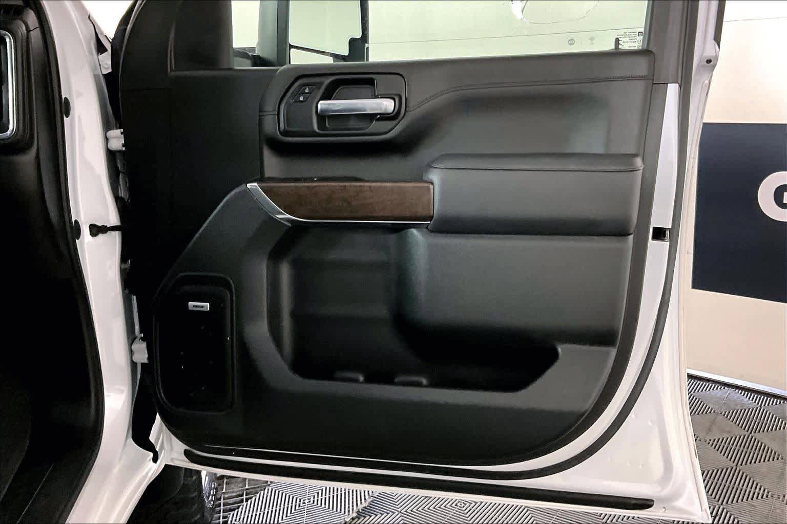 Used 2020 GMC Sierra 2500 Denali w/ Denali Ultimate Package image 24