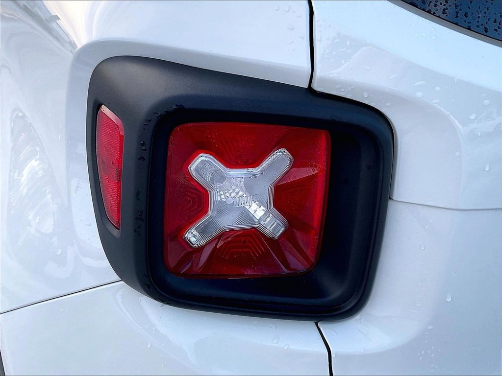 Used 2023 Jeep Renegade Latitude image 30